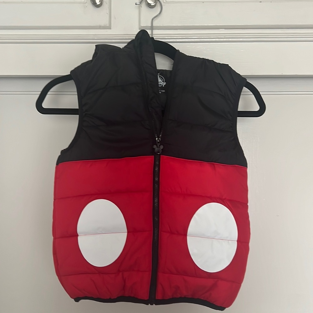 NWT Mickey Mouse Puffer Vest size Medium - smoke free and pet free home